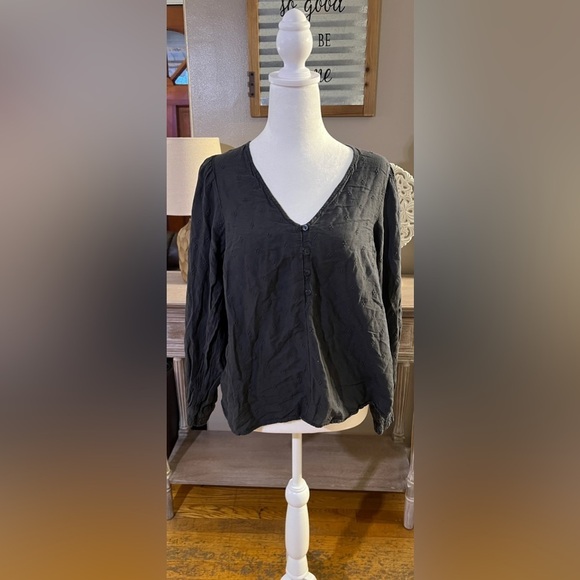 Old Navy Blouse - Picture 1 of 8